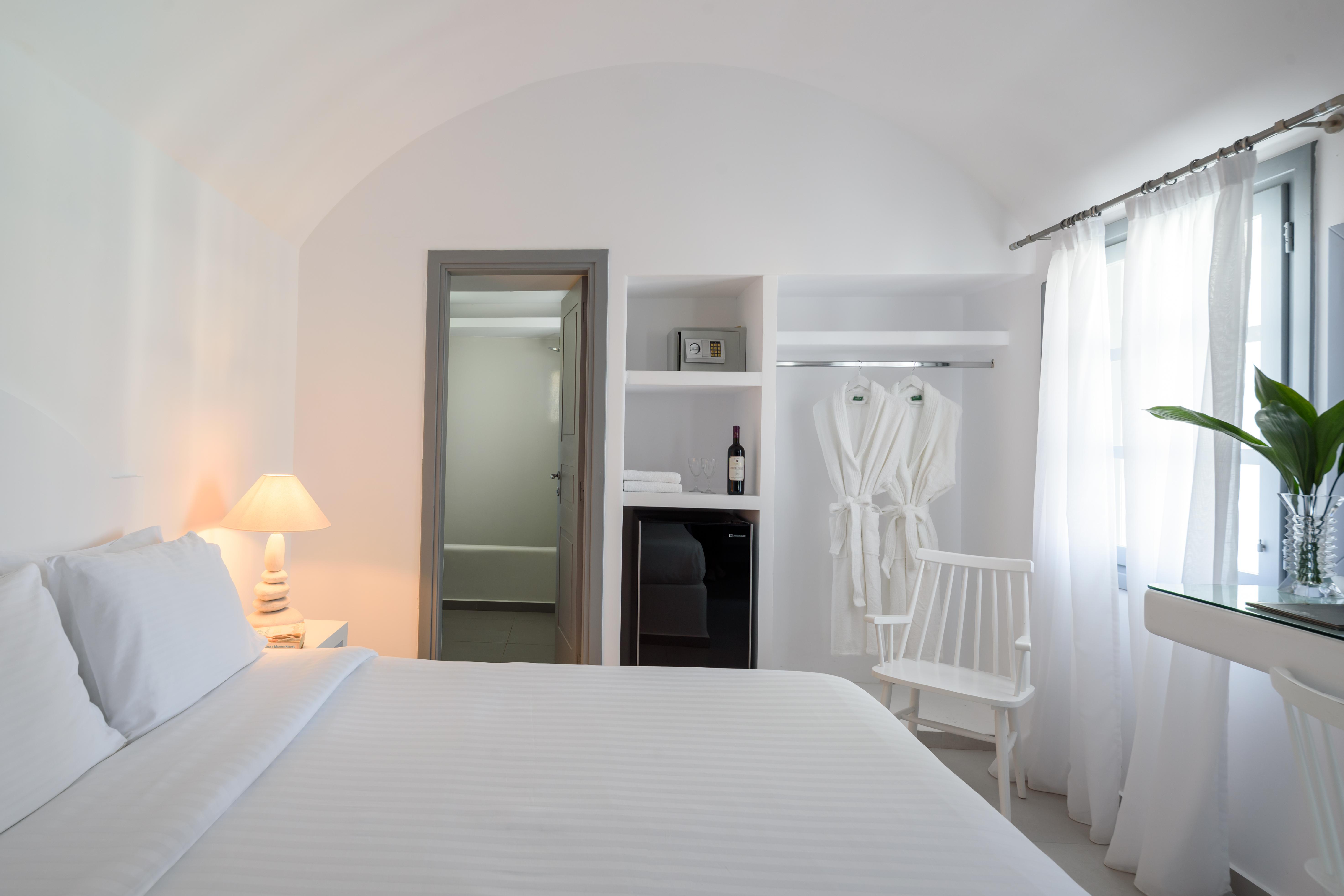 Maison Des Lys - Luxury Suites Akrotírion Zewnętrze zdjęcie